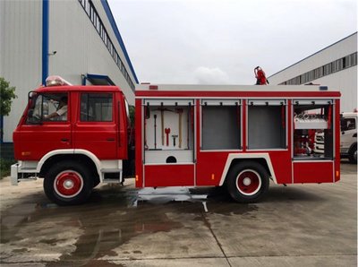 重型泡沫消防车 重汽8吨泡沫消防车价格丨配置